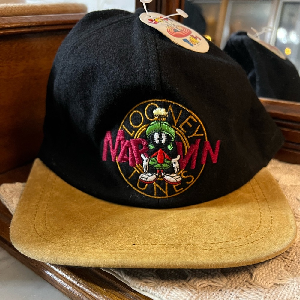 LOONEY TUNES 1998 Vintage Embroidered Logo Suede‎ Bill Hat Black Brown *NWT*